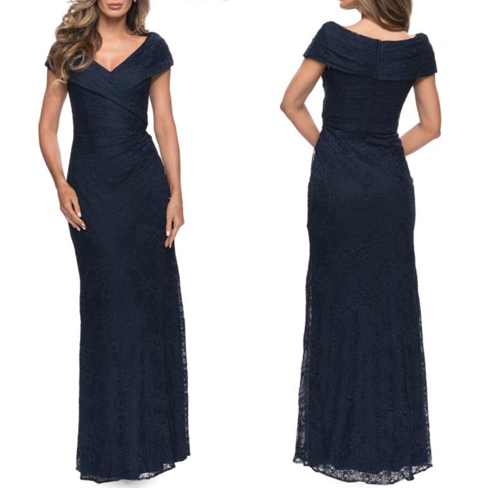 NEW La Femme Portrait Neck Embellished Lace Trumpet Evening Gown in Navy